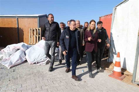 A­n­t­a­l­y­a­ ­B­ü­y­ü­k­ş­e­h­i­r­ ­B­e­l­e­d­i­y­e­s­i­ ­ ­ ­N­u­r­d­a­ğ­ı­­n­d­a­ ­k­o­n­t­e­y­n­e­r­ ­k­e­n­t­ ­k­u­r­u­y­o­r­